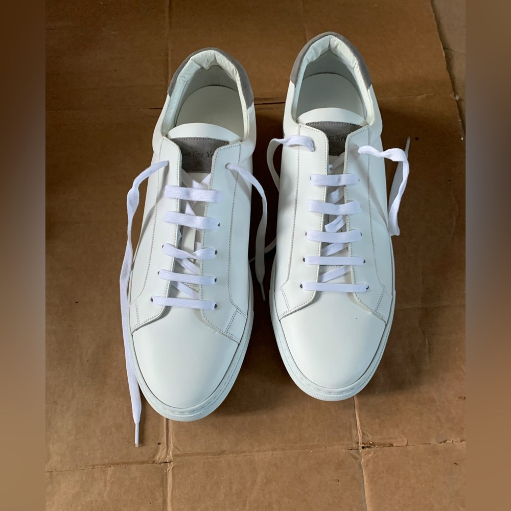 Brand new: SIERRA WHITE/GREY SUEDE sneaker by To Boot New York size 13
